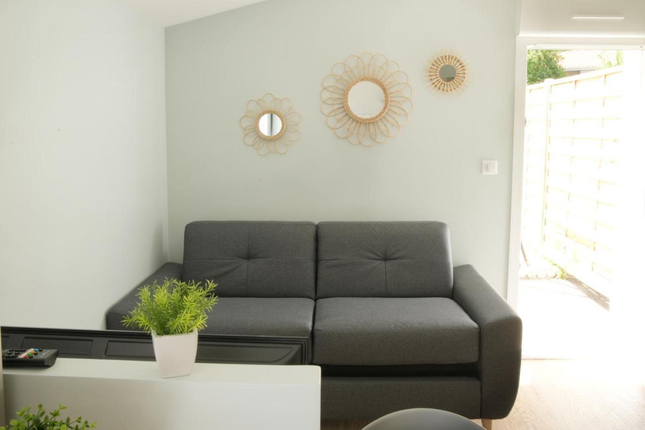 T2 - 28M2 Avec Cour Et Stationnement, Wifi Et Linge Fournis Apartment Angouleme Exterior photo
